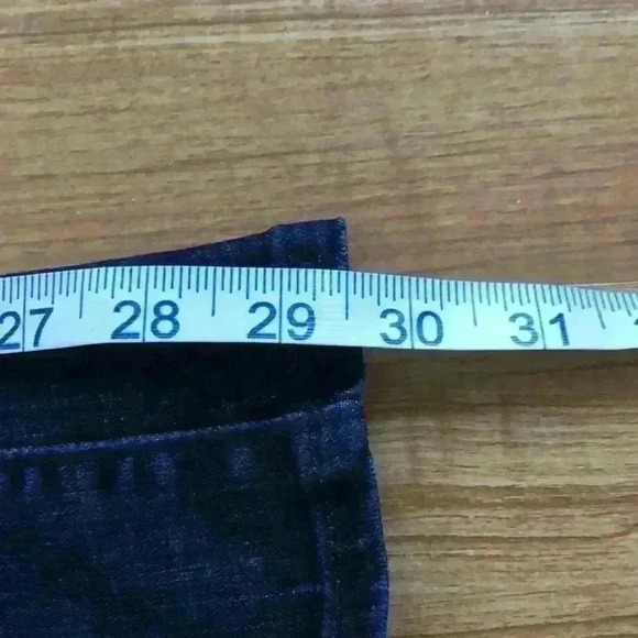 Women’s Levi’s Dark Wash 5 Pocket 505 Mid Rise Jeans - Picture 6 of 6